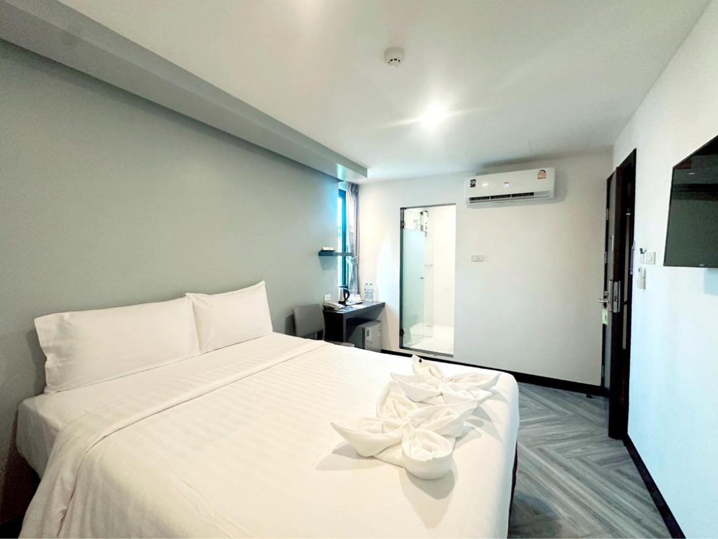 14 Sathorn Hotel No-Parking Bangkok Exterior photo